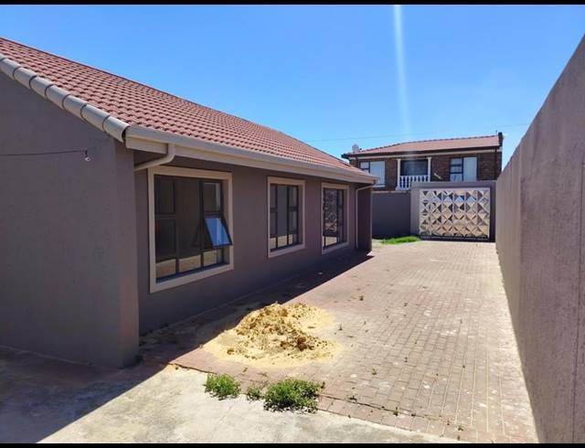 3 BEDROOM HOUSE FOR SALE IN PIMVILLE ZONE 6